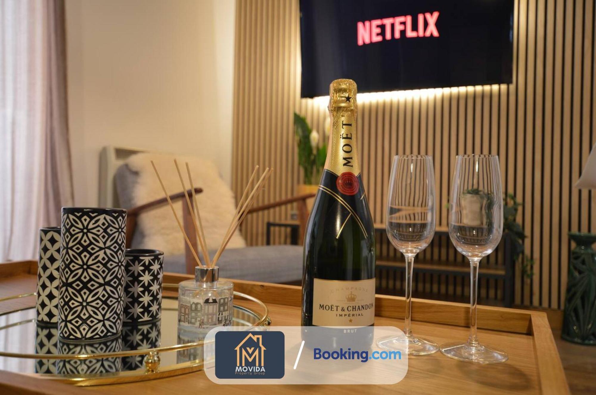 Lgi Stunning 1 Bedroom Apartment By Movida Property Group Short Lets & Serviced Accommodation Leeds  Exterior photo