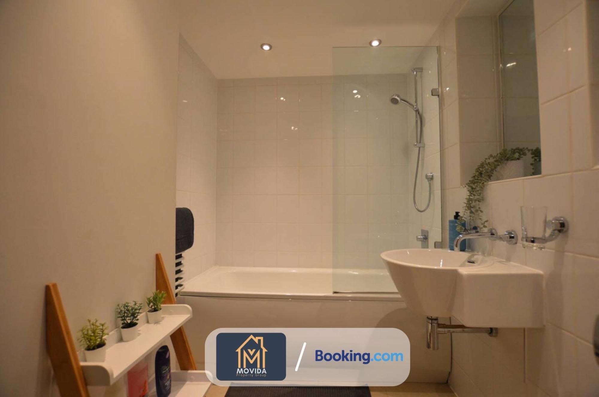 Lgi Stunning 1 Bedroom Apartment By Movida Property Group Short Lets & Serviced Accommodation Leeds  Exterior photo